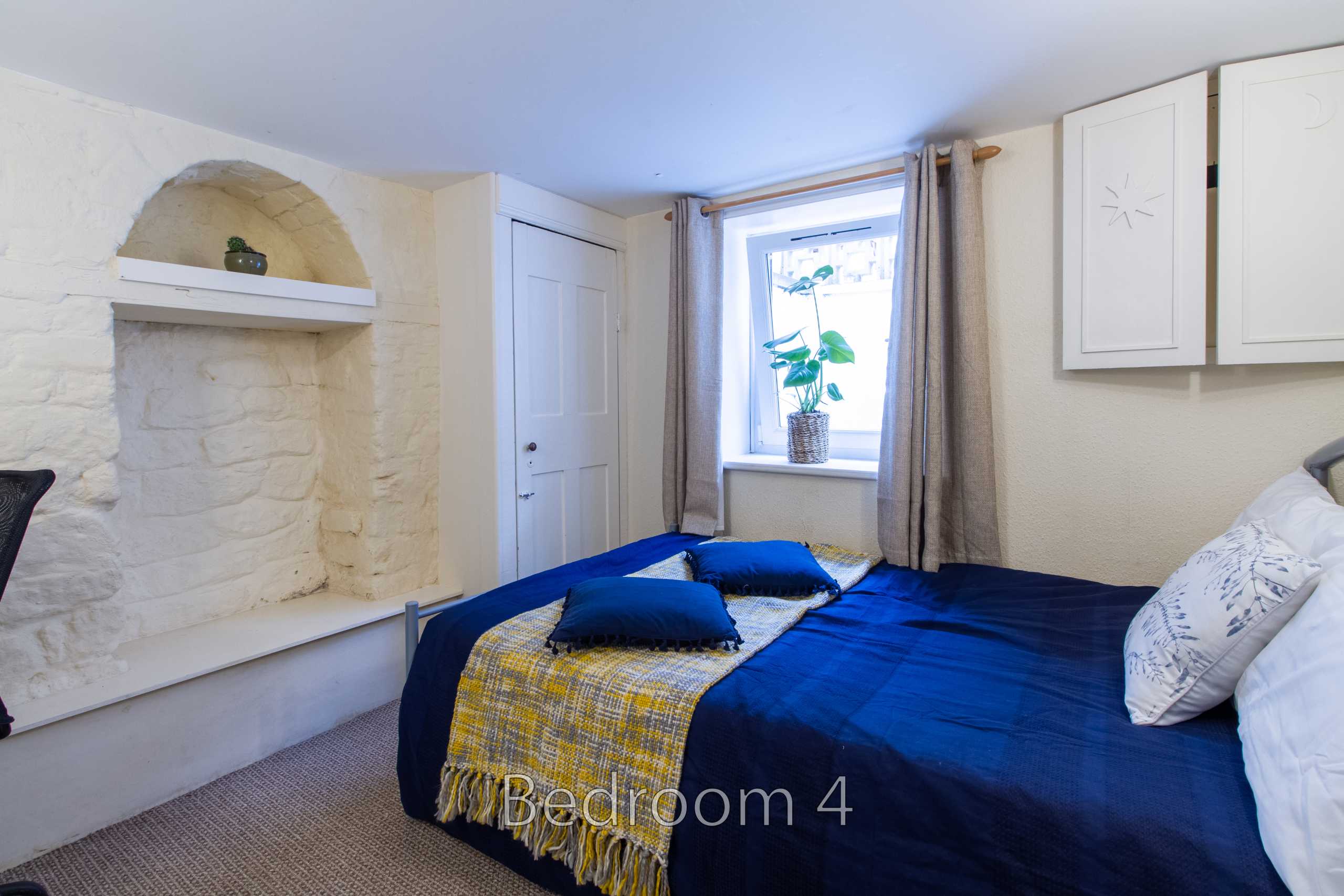 Room 4